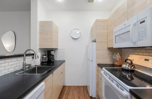 Belltown Apartment | Belltown's Flower Moon, near The Space Needle