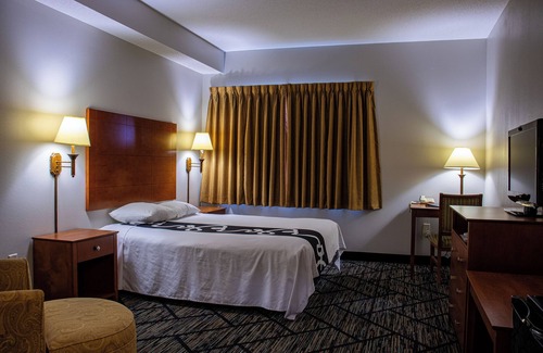 Sigourney Hotel | Belva Deer Inn