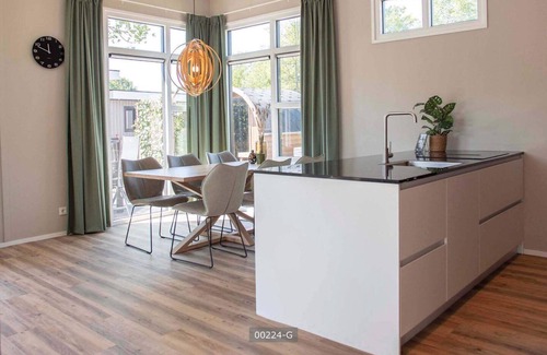 Cromvoirt Ski Chalet | ✓ Belvedere at Résidence de Leuvert ✓ Holiday home for six persons ✓ Situated close to 's Hertogenbosch (North Brabant) ✓ Near De IJzeren Man ✓ Book directly at the park