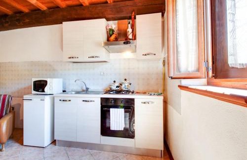 Casoli House | Belvilla by OYO Farmhouse with Private Terrace