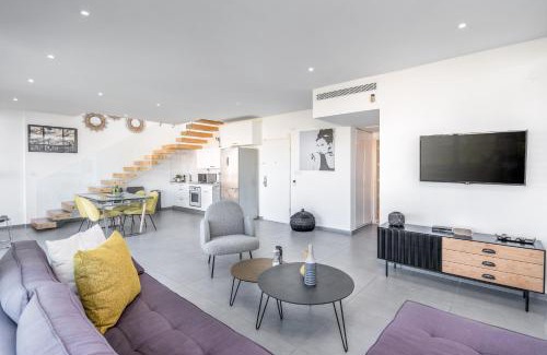 Tel Aviv Apartment | Ben Gurion - Superb penthouse close to the beach