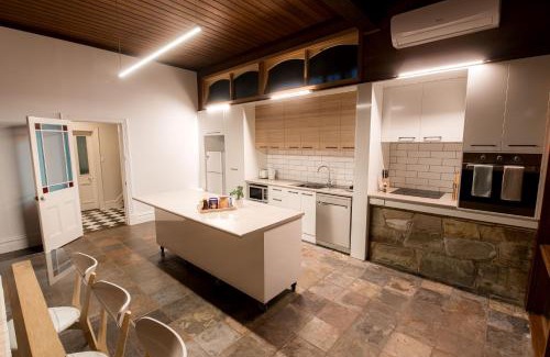 Bendigo House | Bendigo Signature Accommodation on Vine