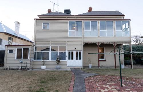 Bendigo House | Bendigo Signature Accommodation on Vine