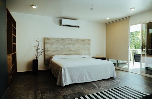 Tequesquitengo Hotel | Bendito Teques