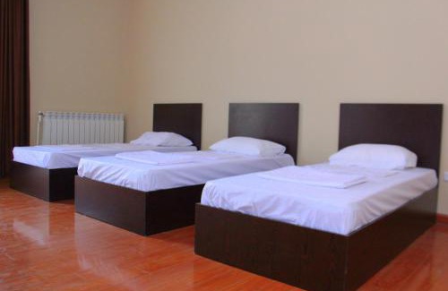 Erebuni Hotel | Benefice Hotel Yerevan-通緝