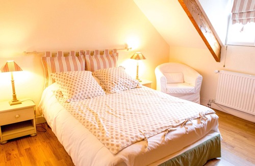 Guilly Bed & Breakfast | Bergeronette Room in an exceptional setting near the Loire