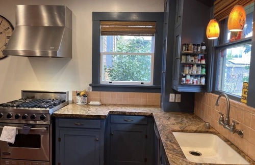 South Berkeley House | Berkeley home with cottage & hot tub, near UC & SF