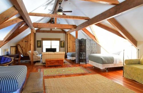 New Marlborough House | Berkshire Vacation Rentals: Peaceful Post and Beam Loft Sleeps 9