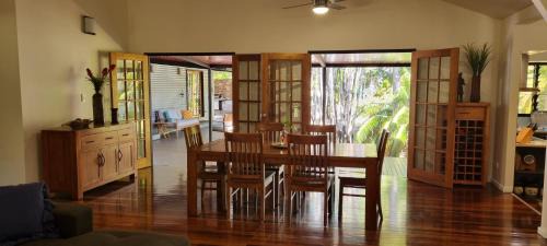Berry Springs House | Berry Springs Tropical Retreat