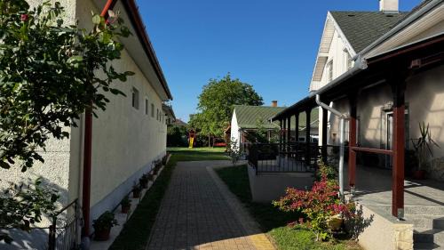 Hajduszoboszlo Bed & Breakfast | Berta Panzió