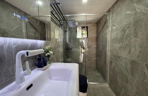 Daisy Hill House | Beryl 1bdr studio in Daisy Hill-minutes to M1 highway