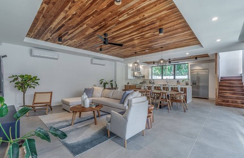 Playa Guiones Villa | Besos Luxury Home minutes from main surf break & beach
