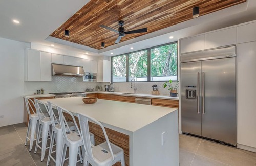 Playa Guiones Villa | Besos Luxury Home minutes from main surf break & beach