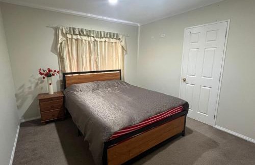 Flat Bush House | Best aboard on Chapel Road