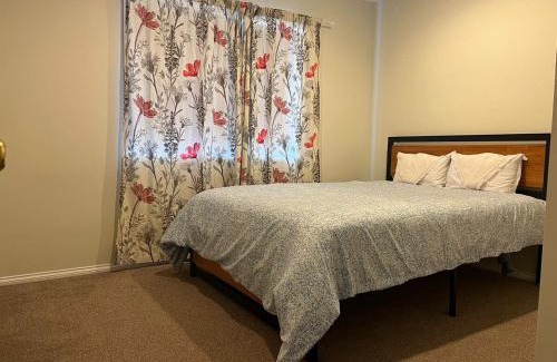 Flat Bush House | Best aboard on Chapel Road