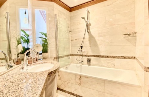 Enzensberg Apartment | Best Butler Mountain Glory Apartment Bergblick I Küche I Terrasse I Parkplatz I Netflix I Seenähe