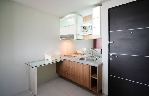Siwalankerto Apartment | Best Choice And Homey Studio At The Square Apartment