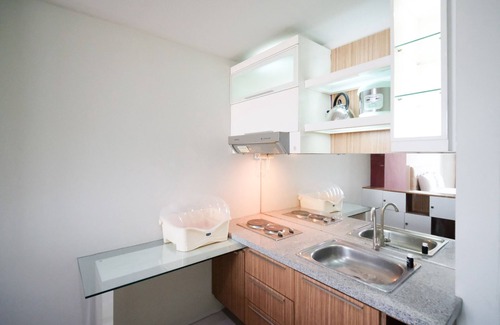Siwalankerto Apartment | Best Choice And Homey Studio At The Square Apartment