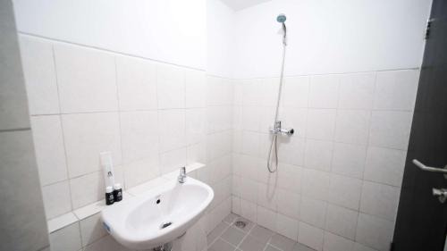 Sidoarjo Apartment | Best Choice and Strategic Location Studio at Apartment Suncity Residence By Travelio