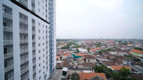Sidoarjo Apartment | Best Choice and Strategic Location Studio at Apartment Suncity Residence By Travelio