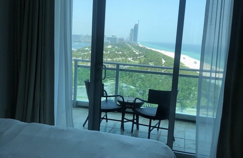 Bal Harbour Hotel | BEST LINE/OCEAN VIEW/2 QUEENS STUDIO AT THE RITZ w/ENHANCED CLEANING