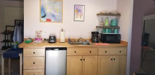 Encanto House | Best Little Guesthouse in Melrose! New Listing!