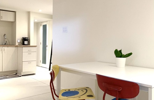 Waterloo Apartment | Best Location uptown Waterloo, beside Park. Small Clean Private Room (C)