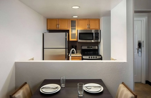 Carmel Mountain Ranch Apartment | Best Pick! Unit with Full Kitchen, Outdoor Pool, Free Breakfast, Pets Allowed!