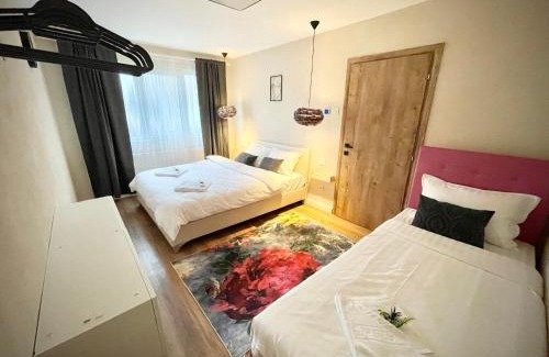 Resita Apartment | Best place to stay-Self check in-24h