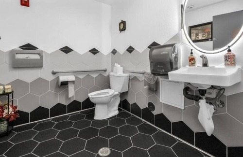 Vacaville House | Best Value, Quality Stay! Outdoor Pool, Pets Allowed, Near Southwood Park!