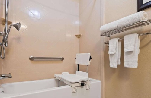 Morehead Hotel | Best Western Eagles Inn