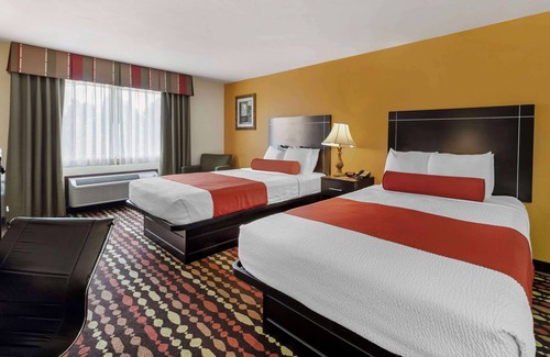 Moore Hotel | Best Western Greentree Inn & Suites