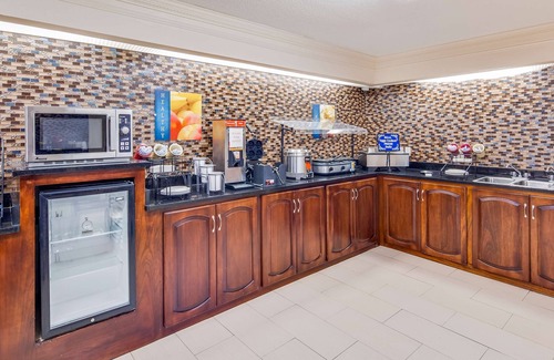 Macon Hotel | Best Western Inn & Suites of Macon