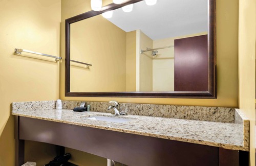 Savoy Hotel | Best Western Paradise Inn