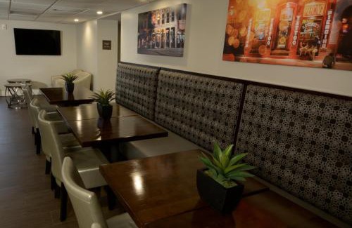 North Loop Hotel | Best Western Plus Austin Central