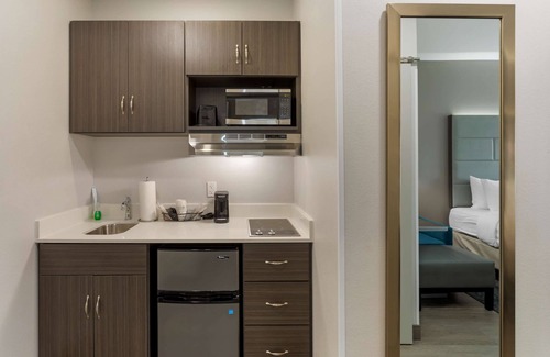 Antioch Hotel | Best Western Plus Executive Residency Antioch Inn