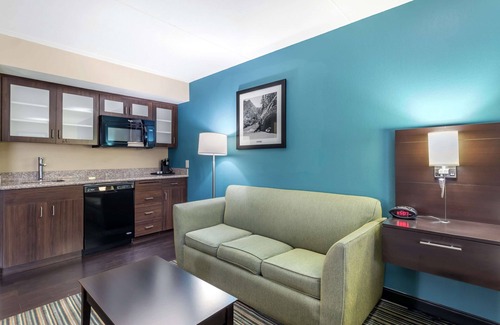 Ashley Oaks Hotel | Best Western Plus Knoxville Cedar Bluff