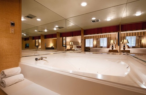 Downtown Palm Springs Hotel | Best Western Plus Las Brisas Hotel