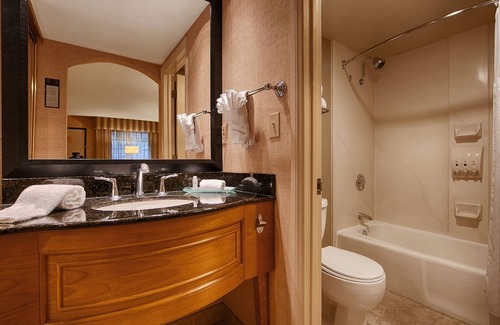 Downtown Palm Springs Hotel | Best Western Plus Las Brisas Hotel