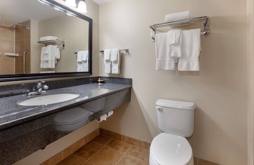 Huntsville Hotel | Best Western Plus Muskoka Inn