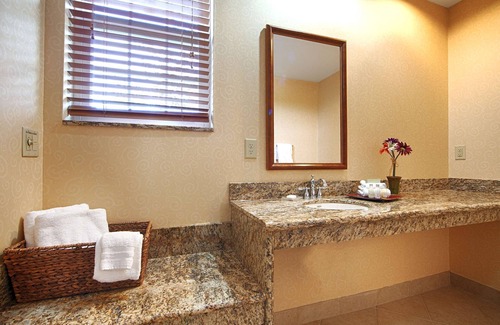 North Lake George Hotel | Best Western Plus Ticonderoga Inn & Suites