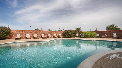 Waxahachie Hotel | Best Western Plus Waxahachie Inn & Suites