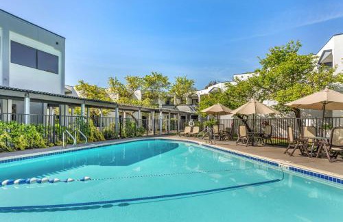 Santa Rosa Hotel | Best Western Plus Wine Country Inn & Suites