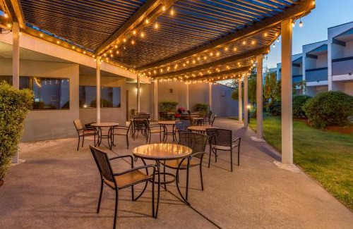 Santa Rosa Hotel | Best Western Plus Wine Country Inn & Suites