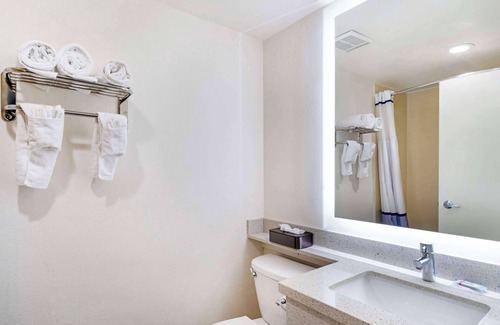Simi Valley Hotel | Best Western Posada Royale Hotel & Suites