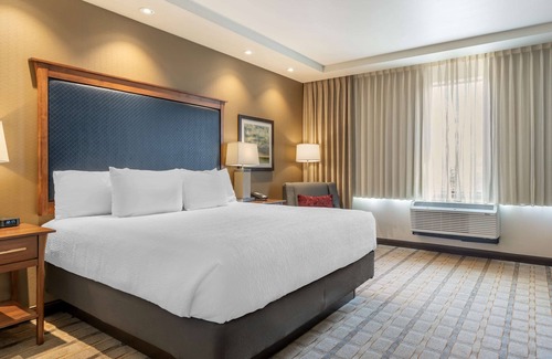 Lebanon Hotel | Best Western Premier Boulder Falls Inn