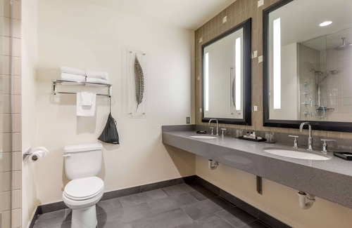 Lebanon Hotel | Best Western Premier Boulder Falls Inn