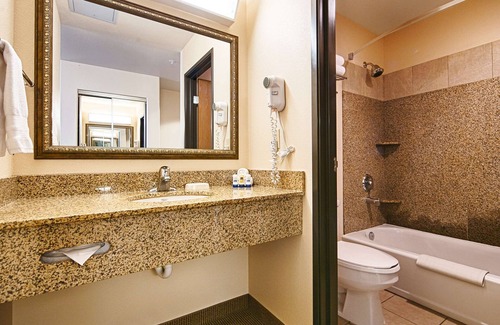 Bloomfield Hotel | Best Western Territorial Inn & Suites