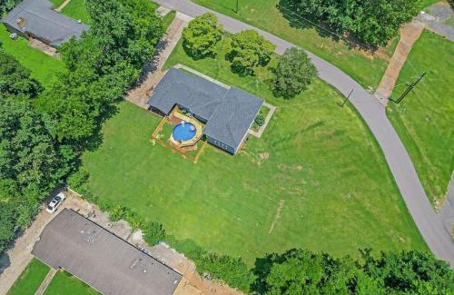 Huntsville House | Bethany A American Retreat