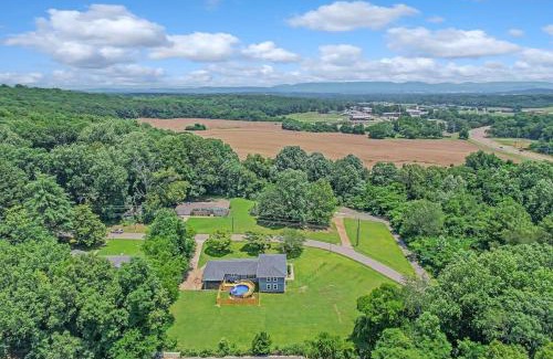 Huntsville House | Bethany A American Retreat